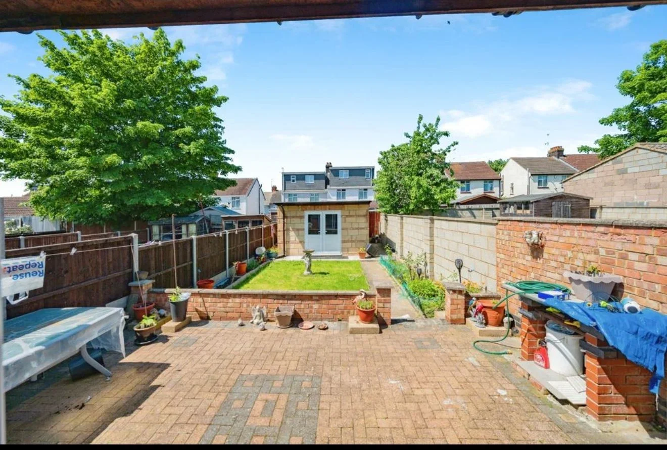 House Durbar Road in Luton
