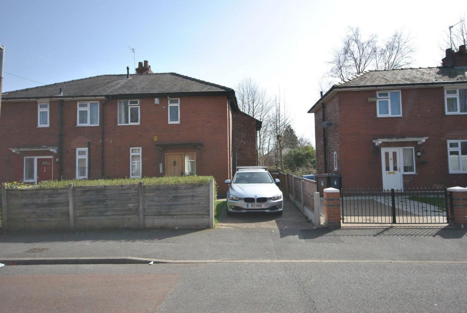 House Maple Avenue in Salford