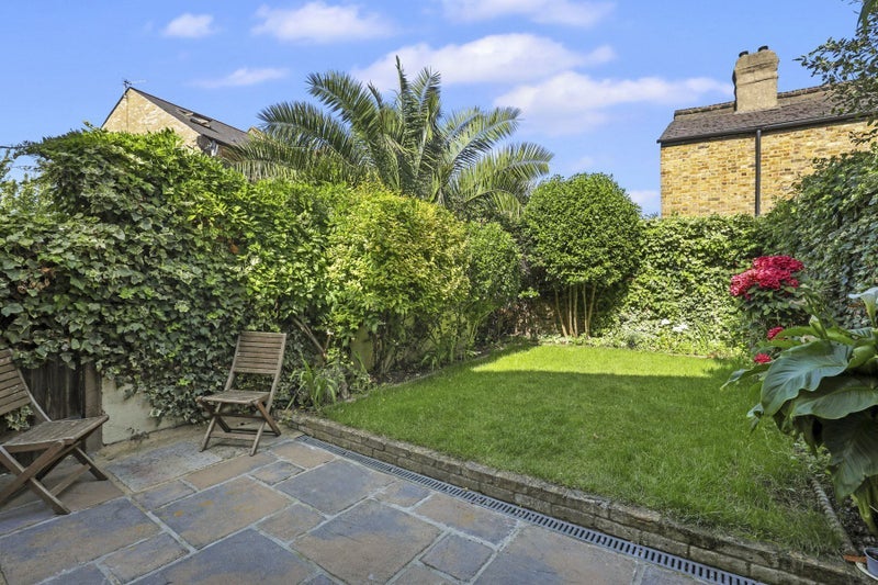Room Hubert Grove in Greater London