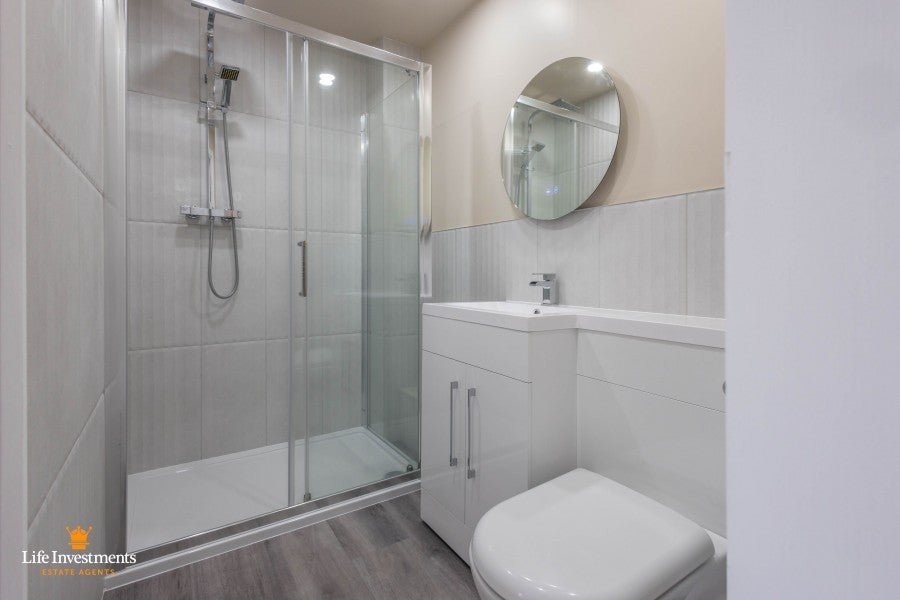 Flat Dunster Close in Rugby