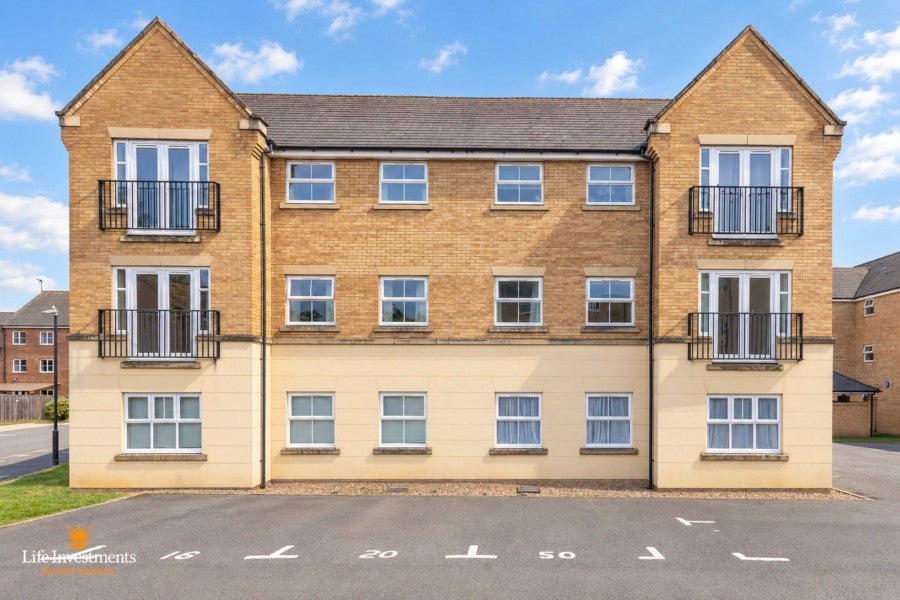 Flat Dunster Close in Rugby