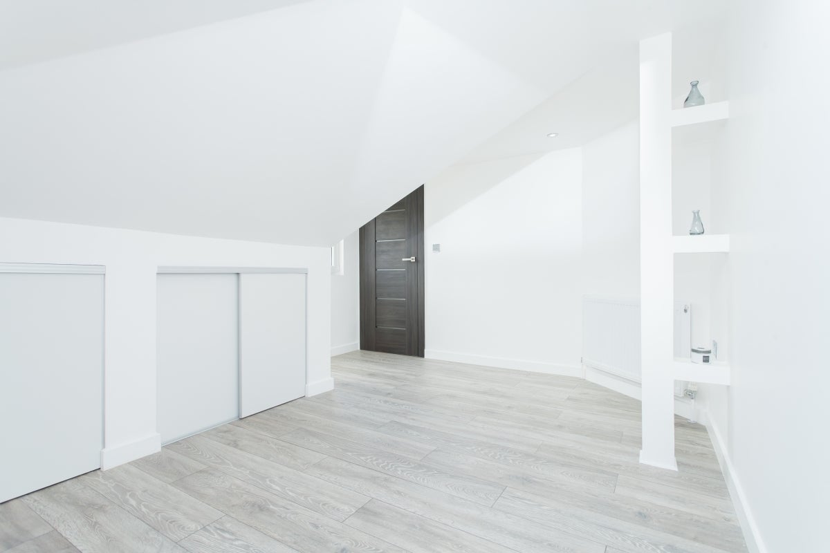 Flat Methuen Park in Greater London