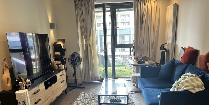 Room Station Way in Greater London
