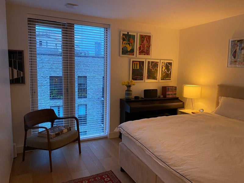 Flat Milcote Street in Greater London