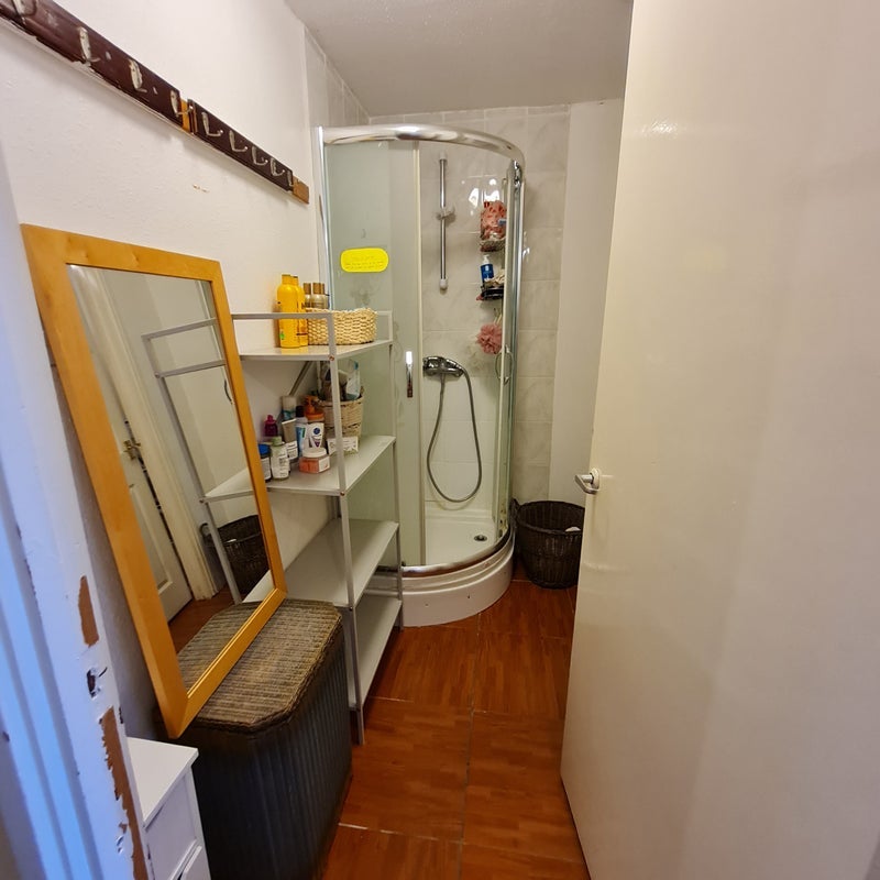 Room Orient Way in Greater London