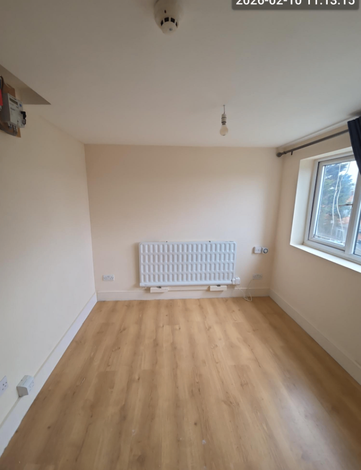 Flat Downderry Road in Greater London