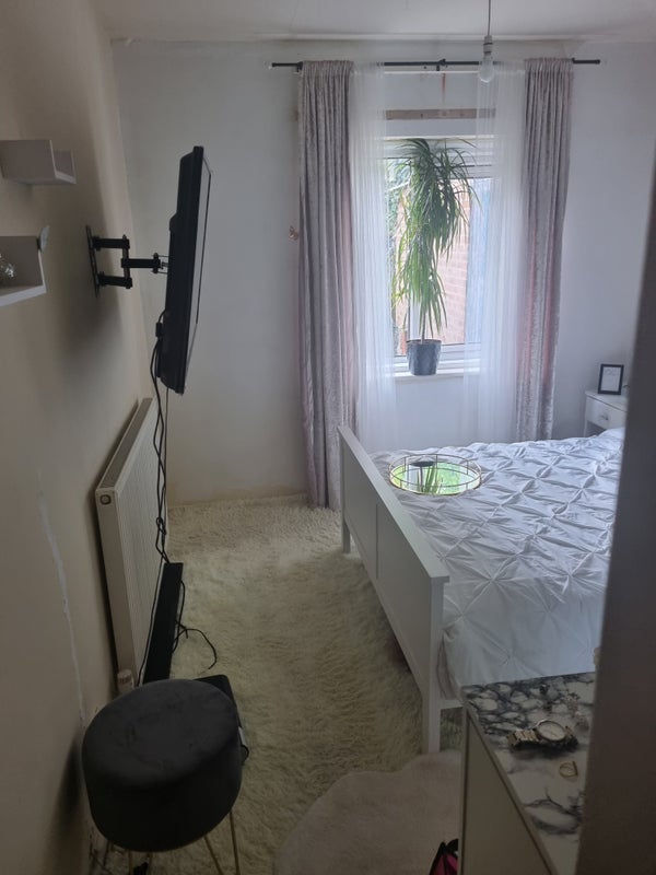 Flat Broadstone Road in Birmingham