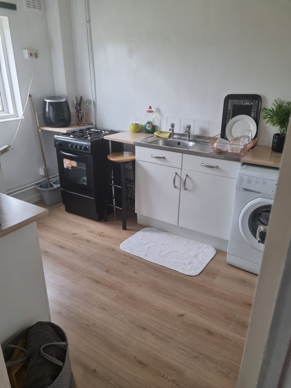 Flat Broadstone Road in Birmingham