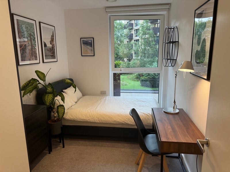 Room New Kent Road in Greater London