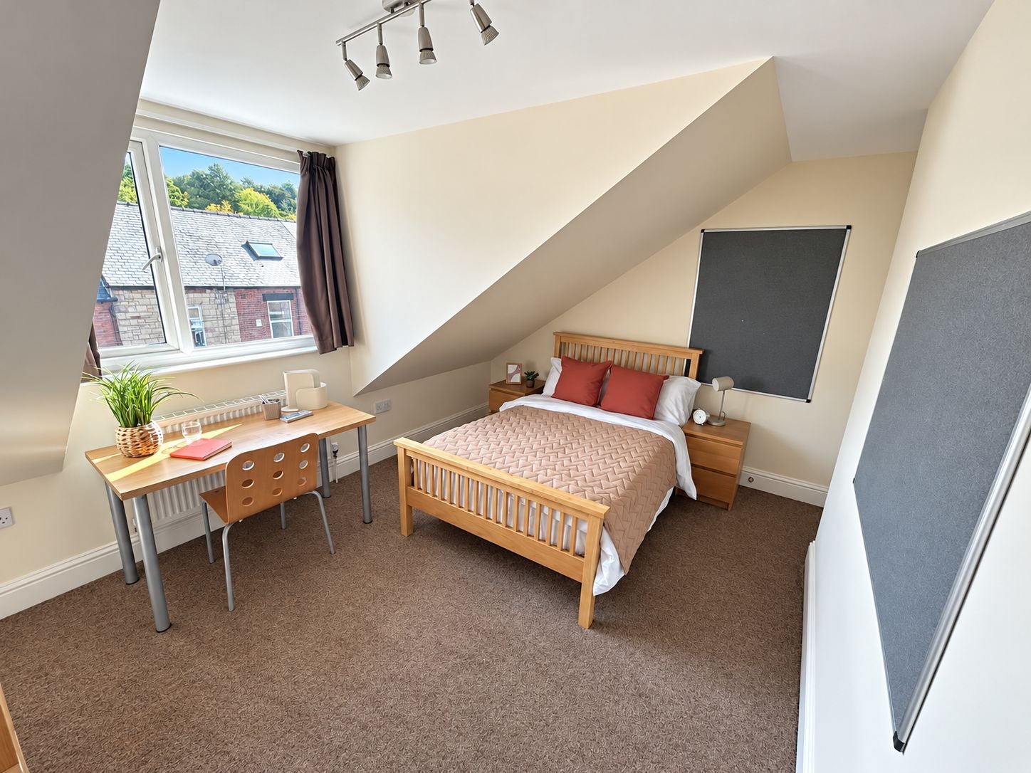 Room Ecclesall Road in Sheffield