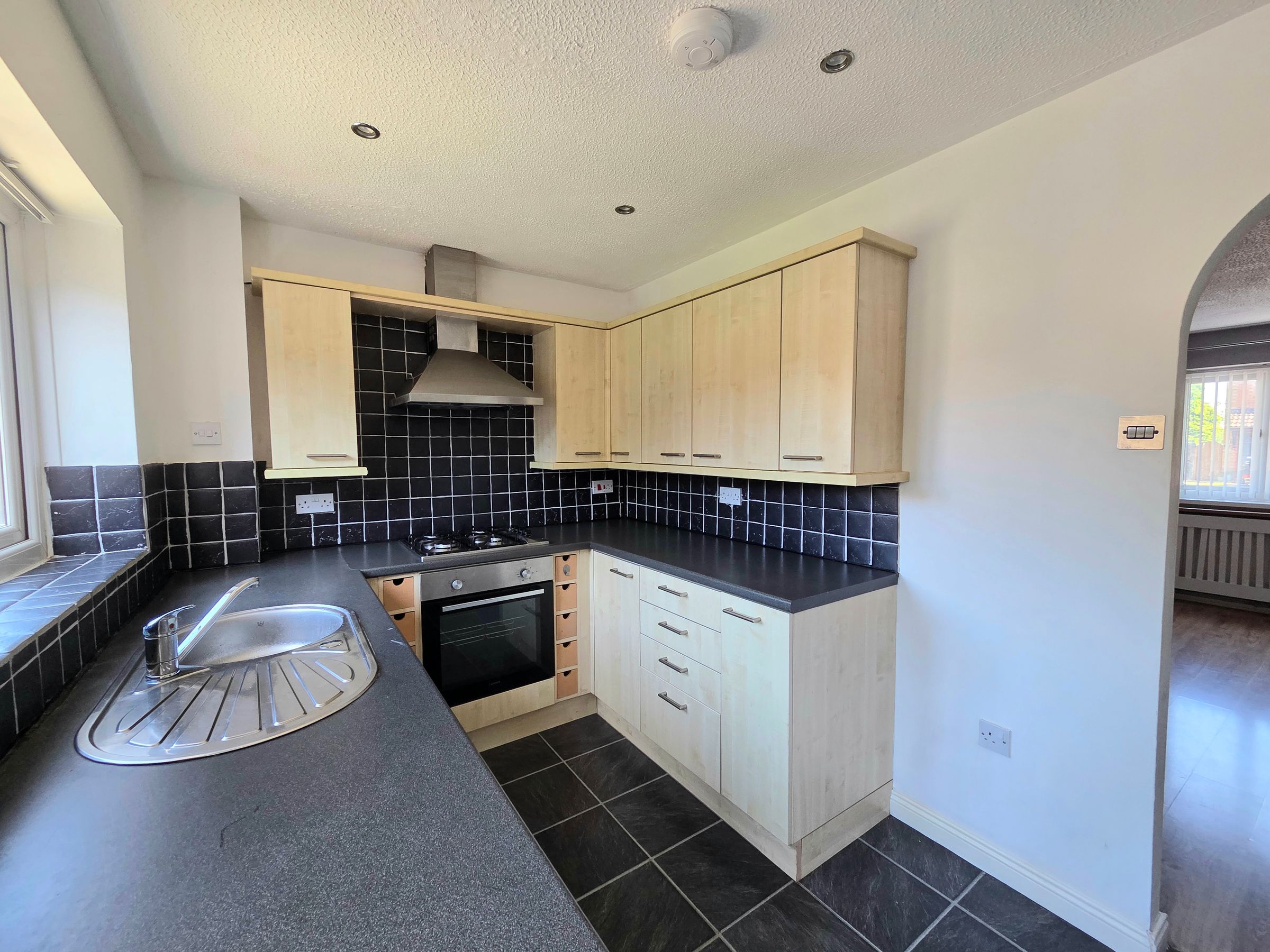 House Oak Tree Court in Coity