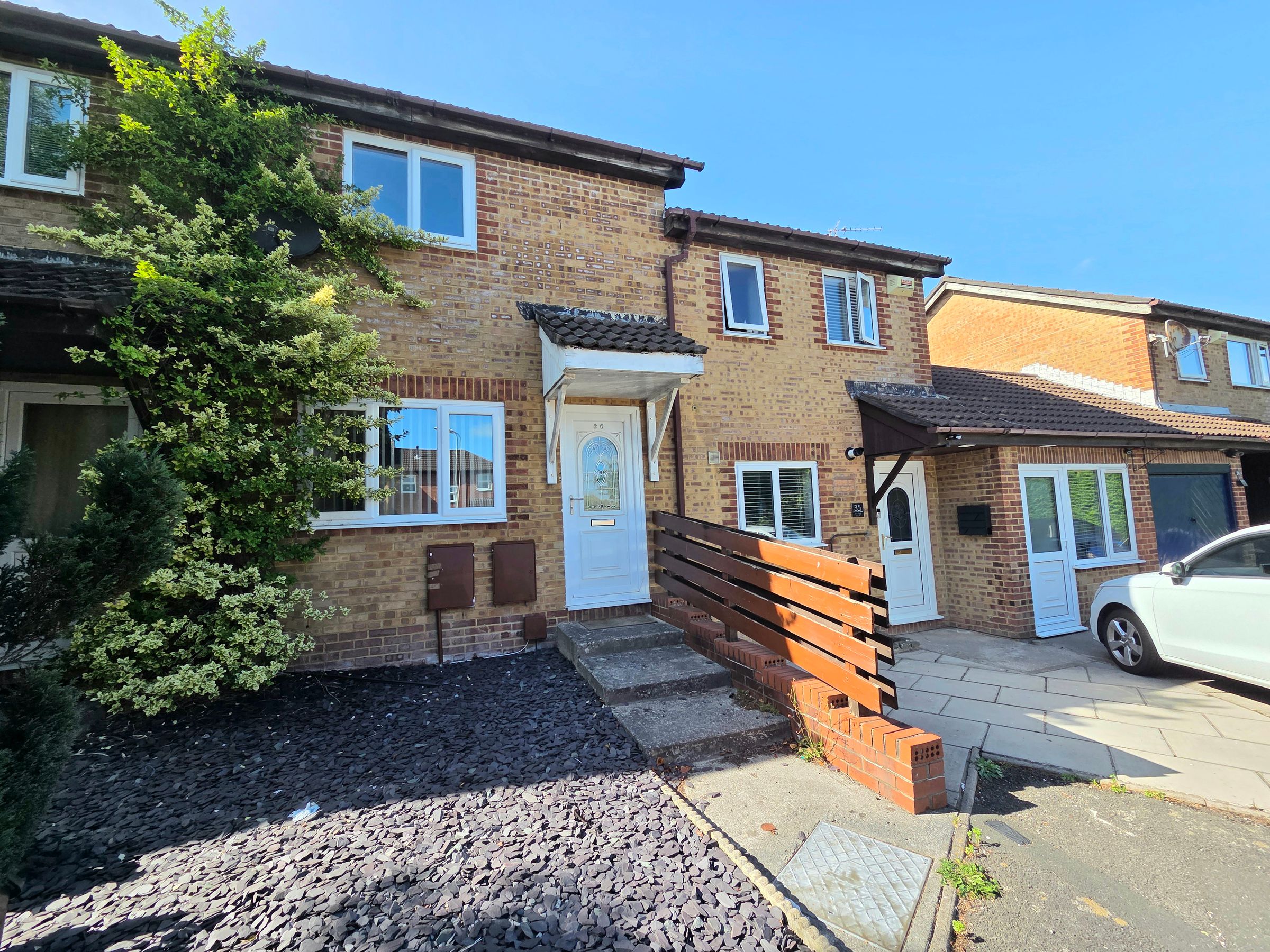 House Oak Tree Court in Coity