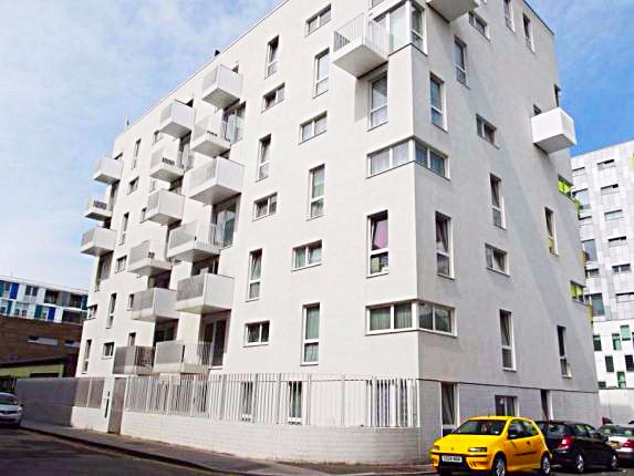 Flat Axe Street in Greater London