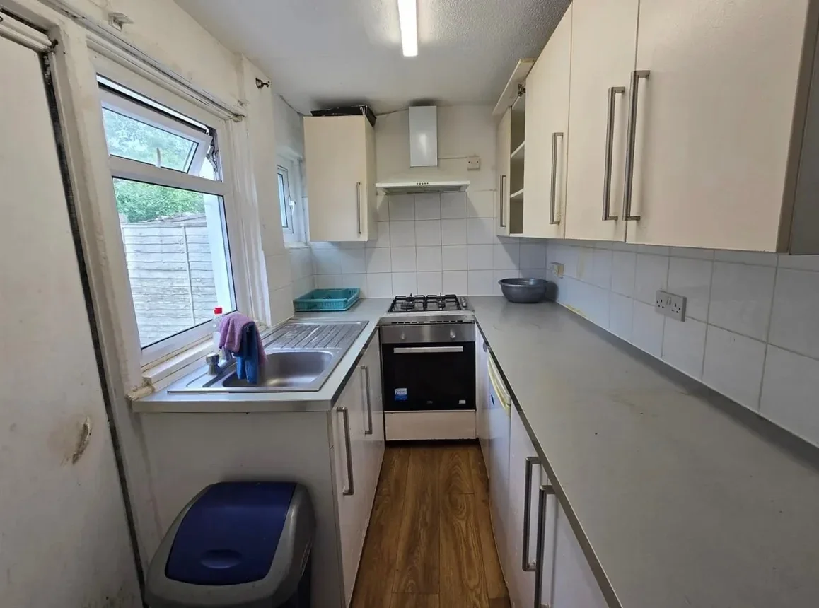 Flat Wimborne Road in Greater London