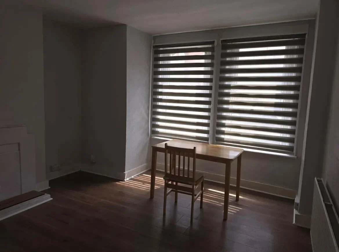 Flat Wimborne Road in Greater London