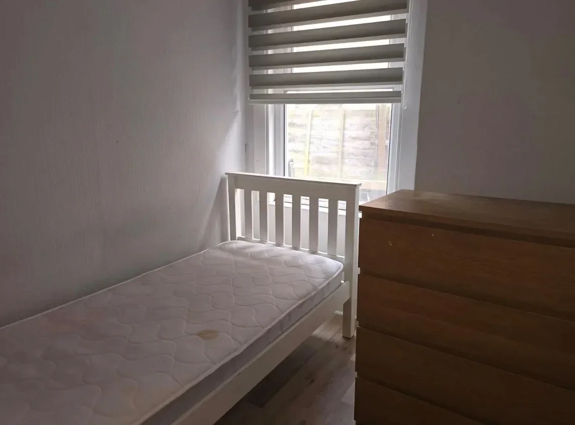 Flat Wimborne Road in Greater London