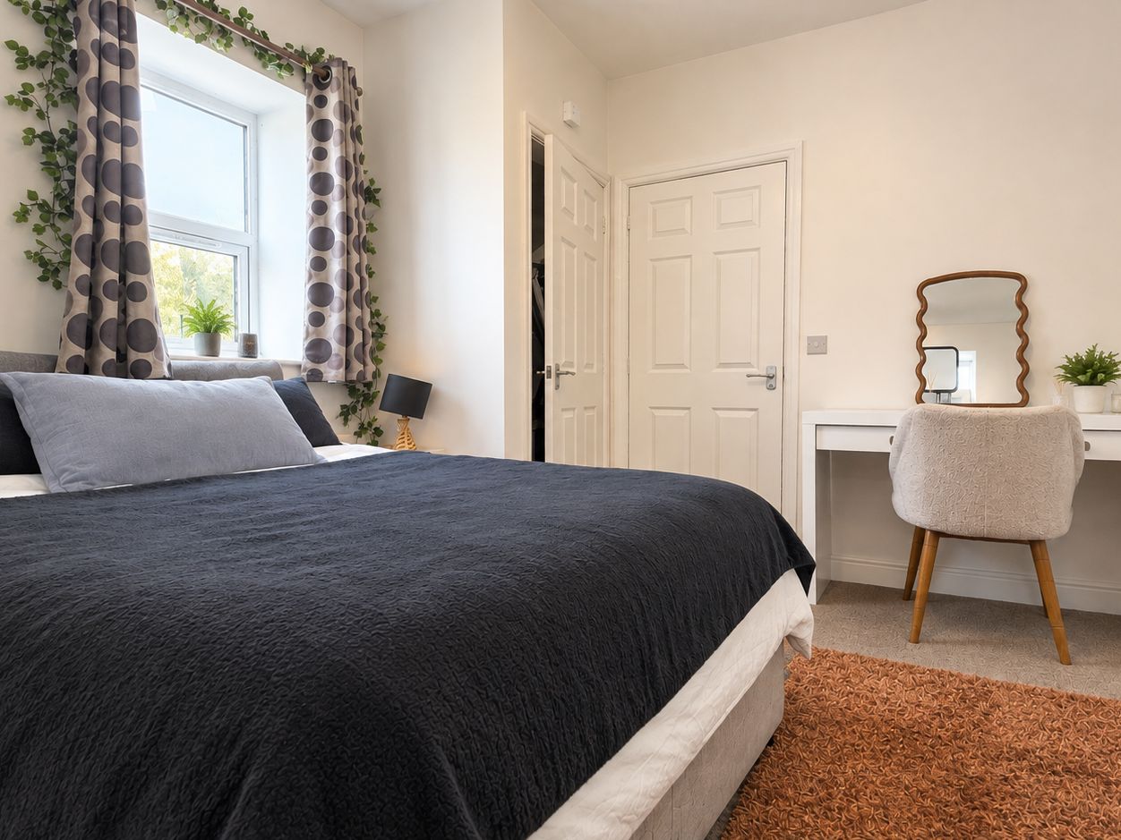 Flat Sommerville Road in Bristol