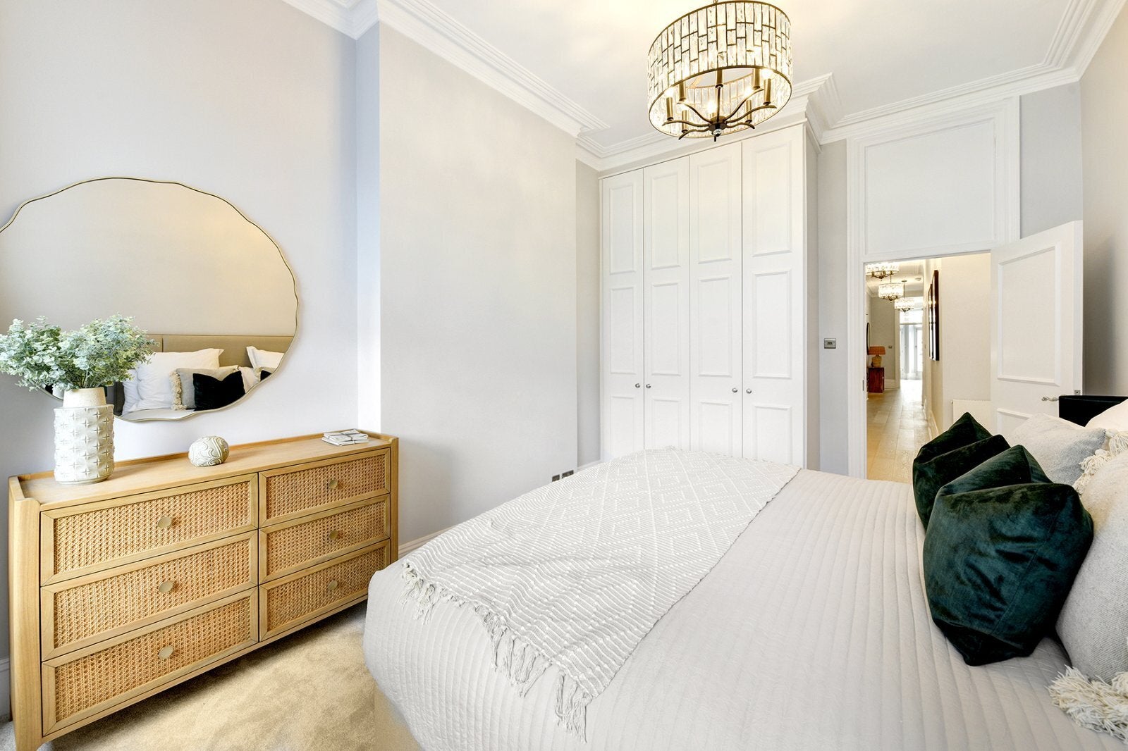Flat Gloucester Road in Greater London