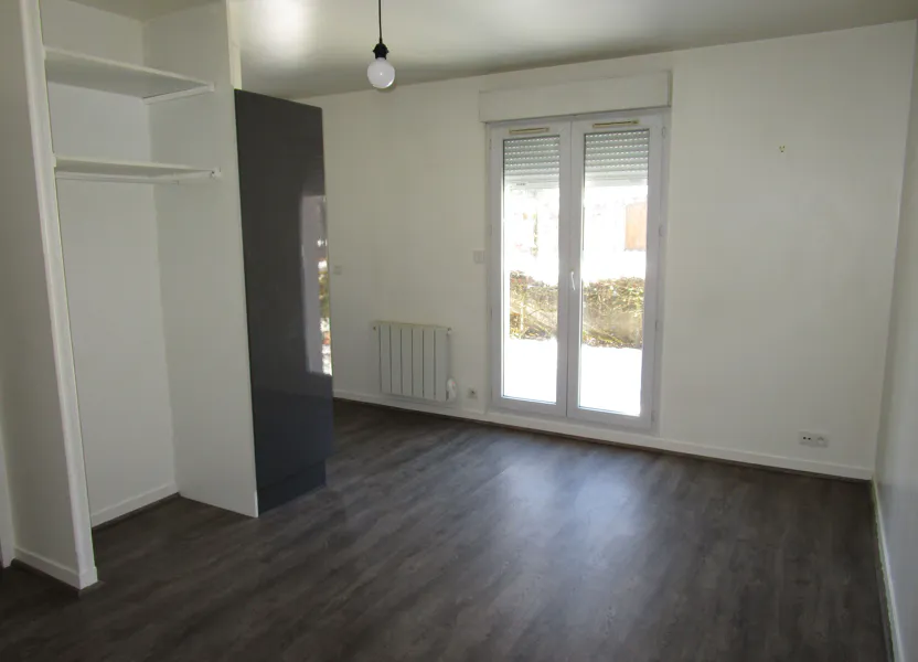 Room Rue Victor Hugo in Dourdan