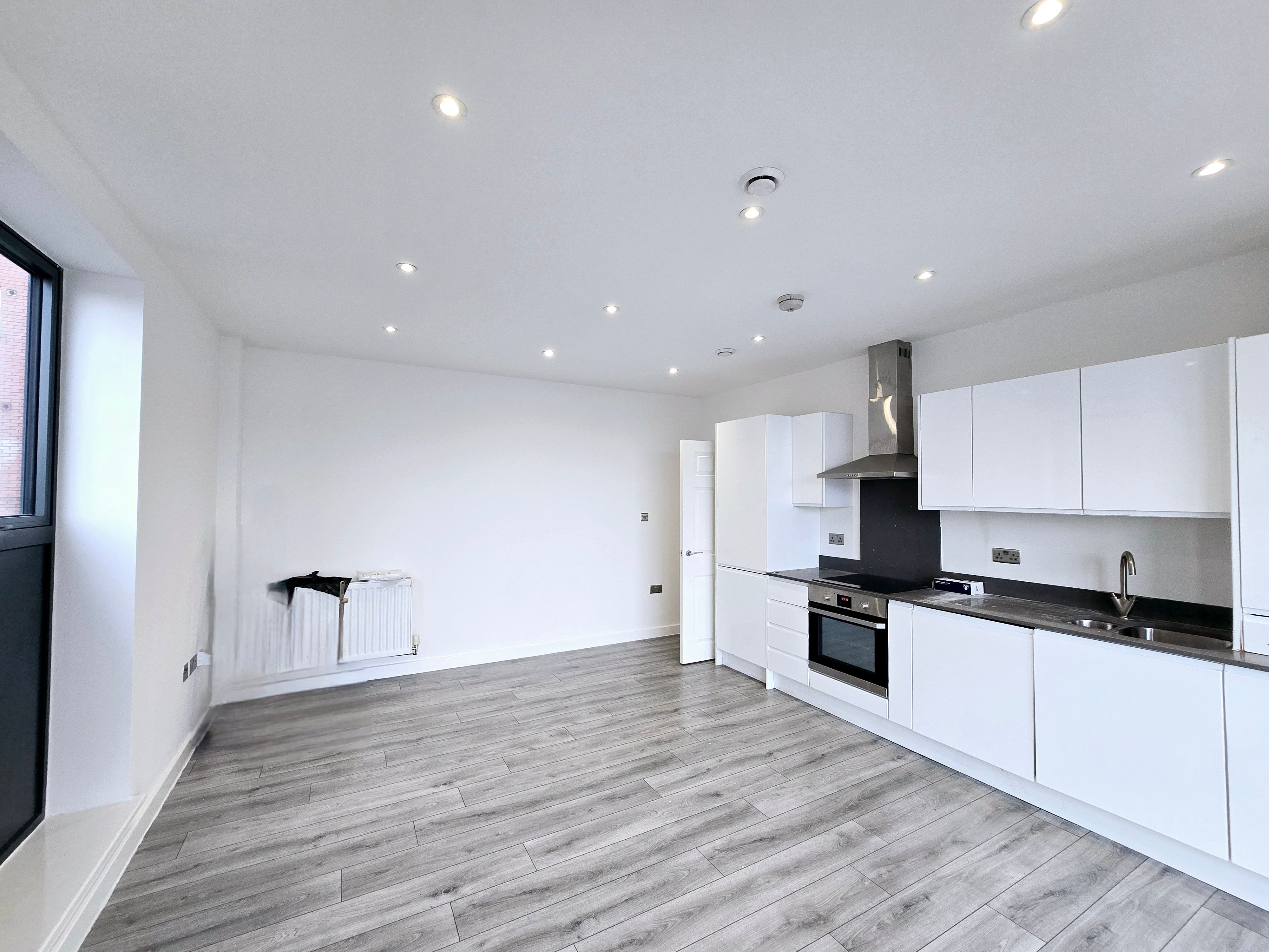 Flat Woolwich Road in Greater London