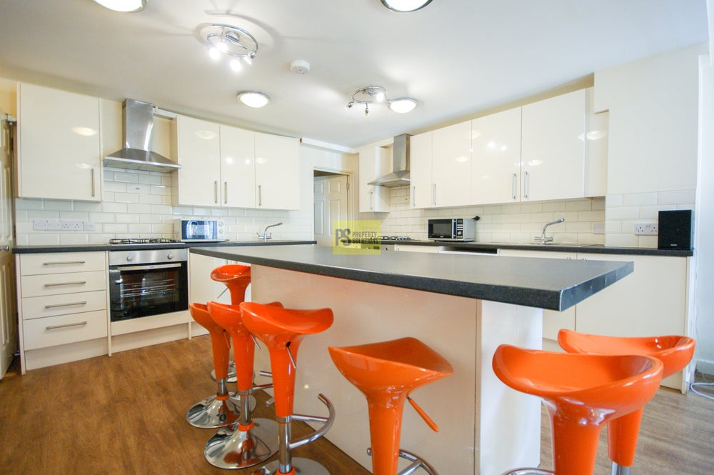 Room Bournbrook Road in Birmingham