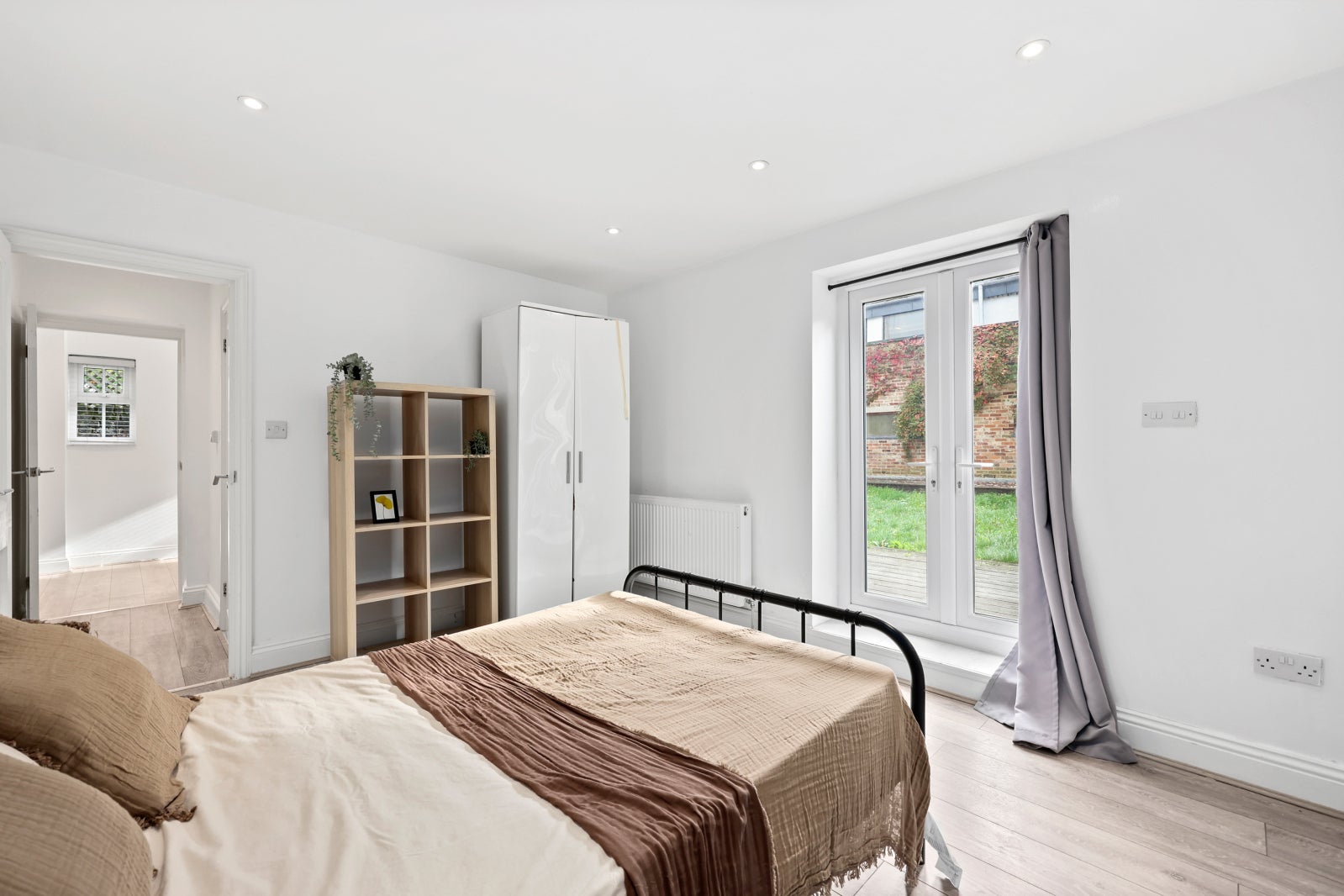 Flat Leighton Road in Greater London
