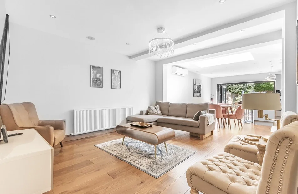 Flat Westcoombe Avenue in Greater London