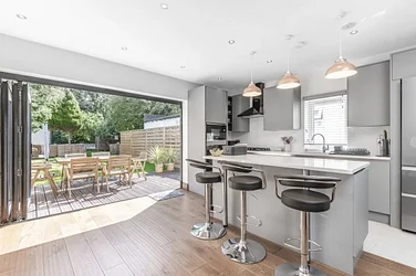Flat Westcoombe Avenue in Greater London