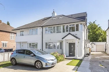 Flat Westcoombe Avenue in Greater London