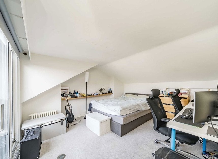 Flat Callow Street in Greater London