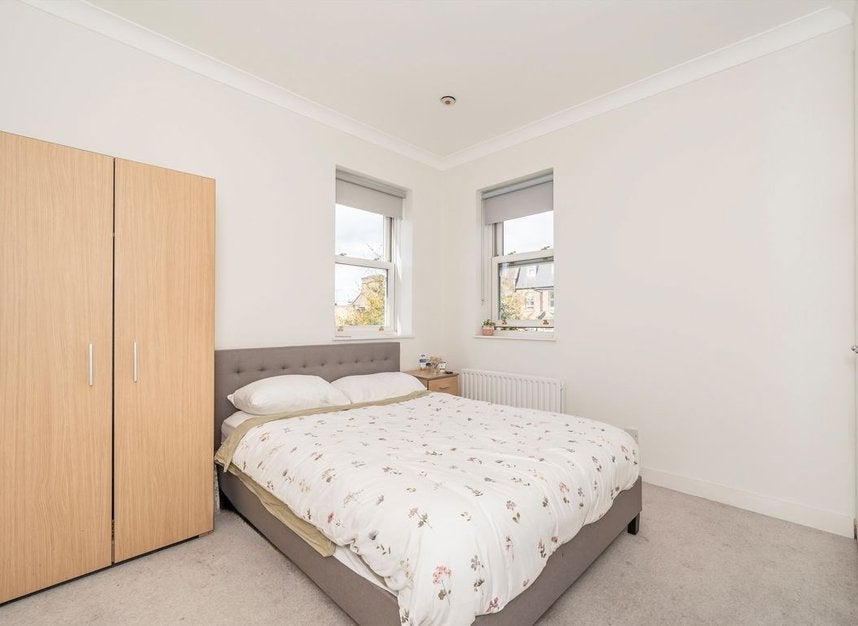 Flat Callow Street in Greater London