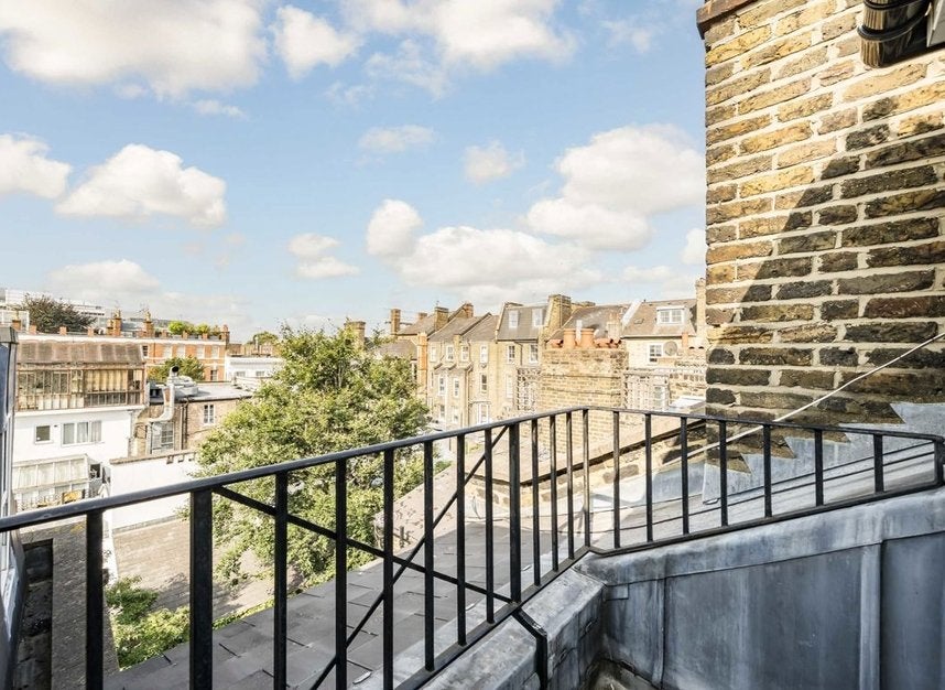 Flat Callow Street in Greater London
