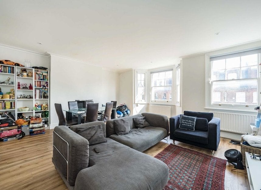 Flat Callow Street in Greater London