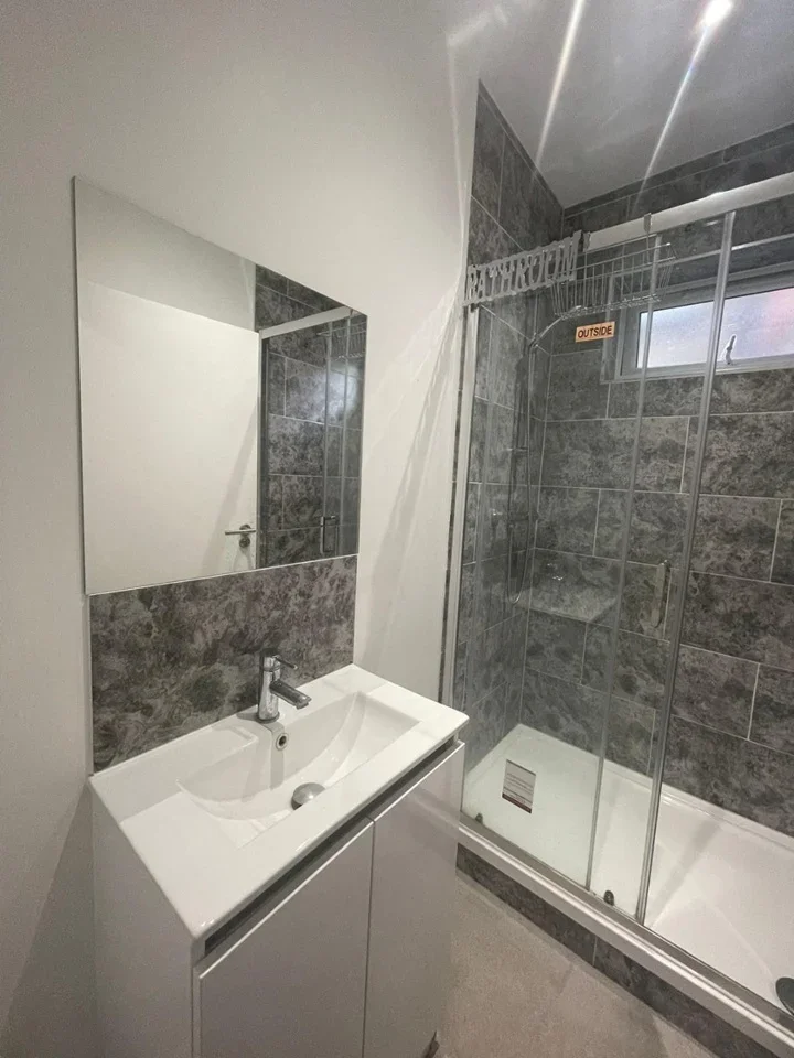 Room Fairfield Road in Greater London