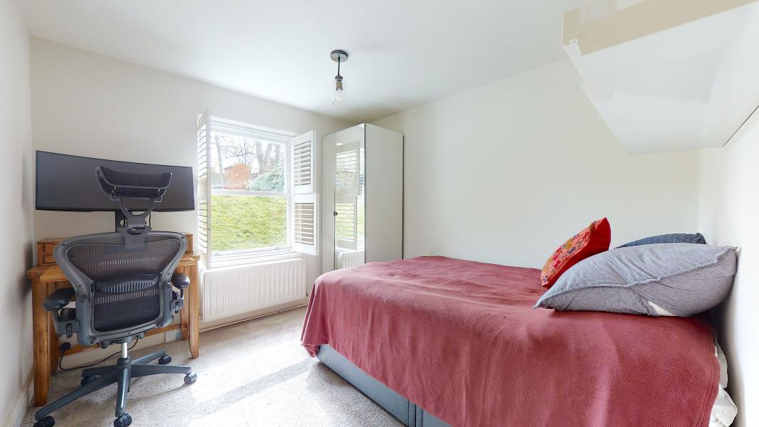 Flat Amyand Park Road in Greater London