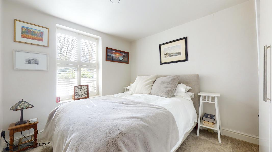 Flat Amyand Park Road in Greater London
