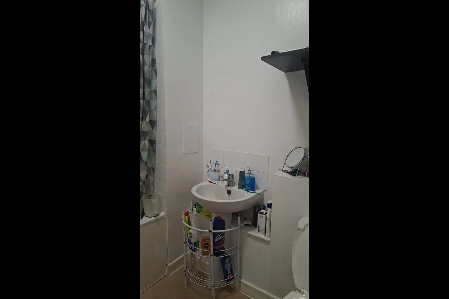 Room Loch Crescent in Greater London