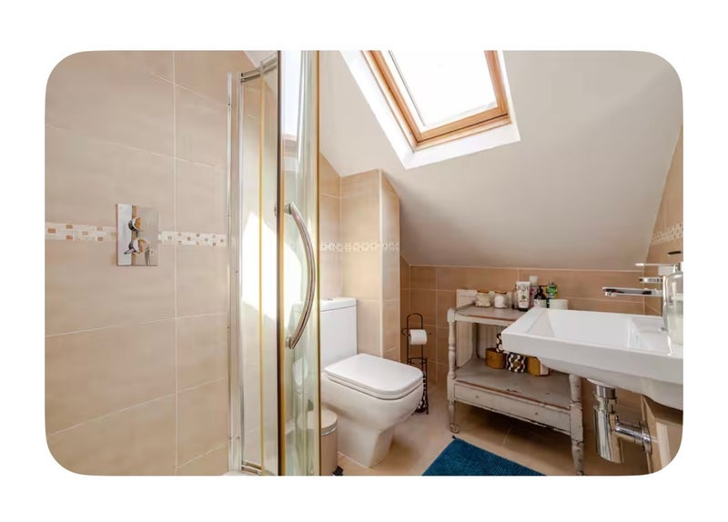 Room Franche Court Road in Greater London