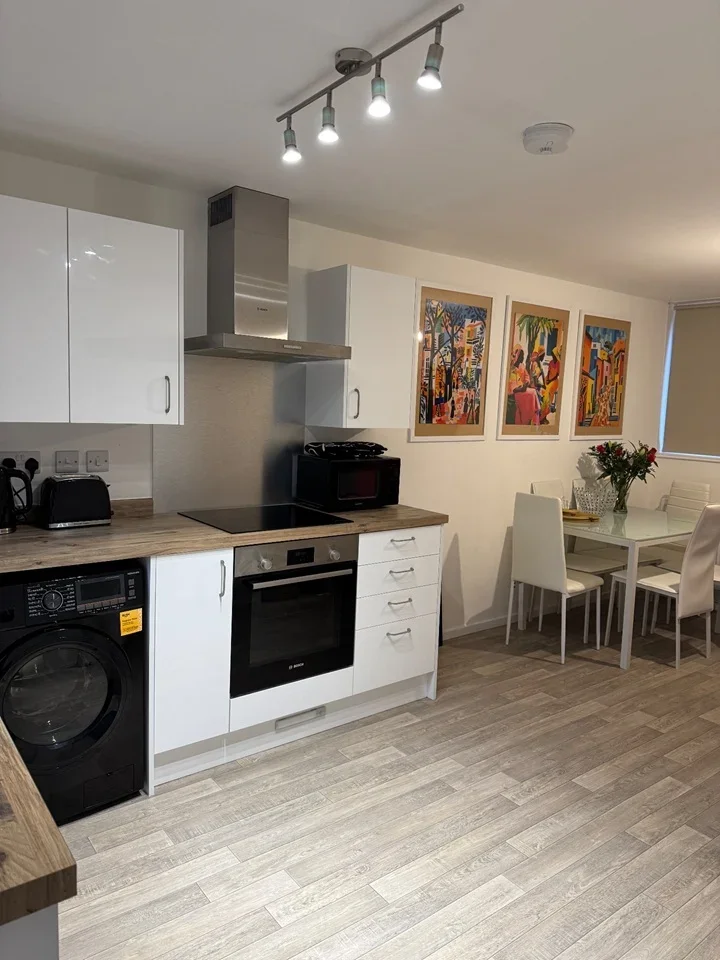 Room Royal Sovereign Avenue in Gillingham
