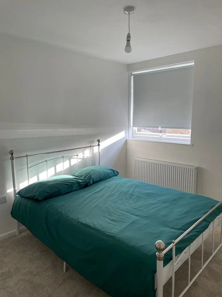 Room Royal Sovereign Avenue in Gillingham