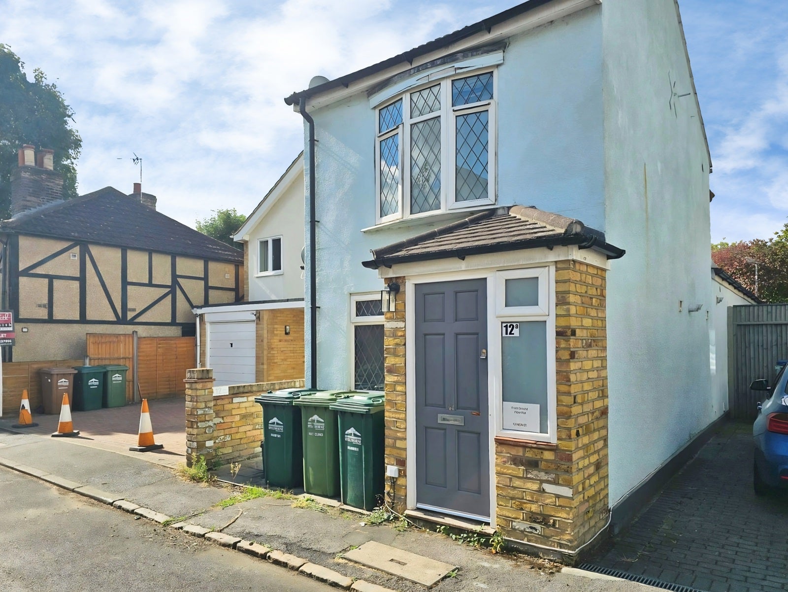 Flat New Street in Borough of Spelthorne