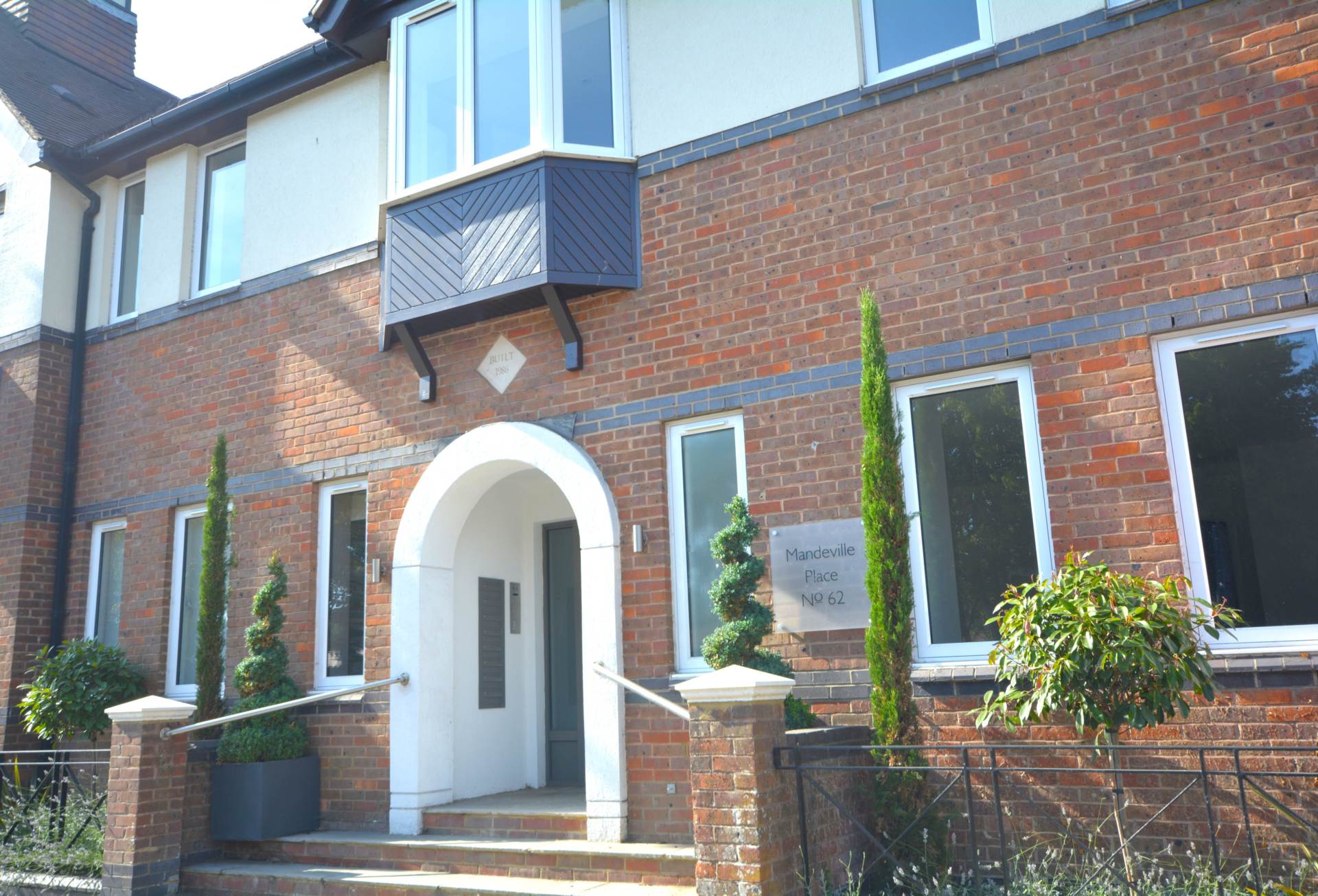Flat Broadway in Amersham