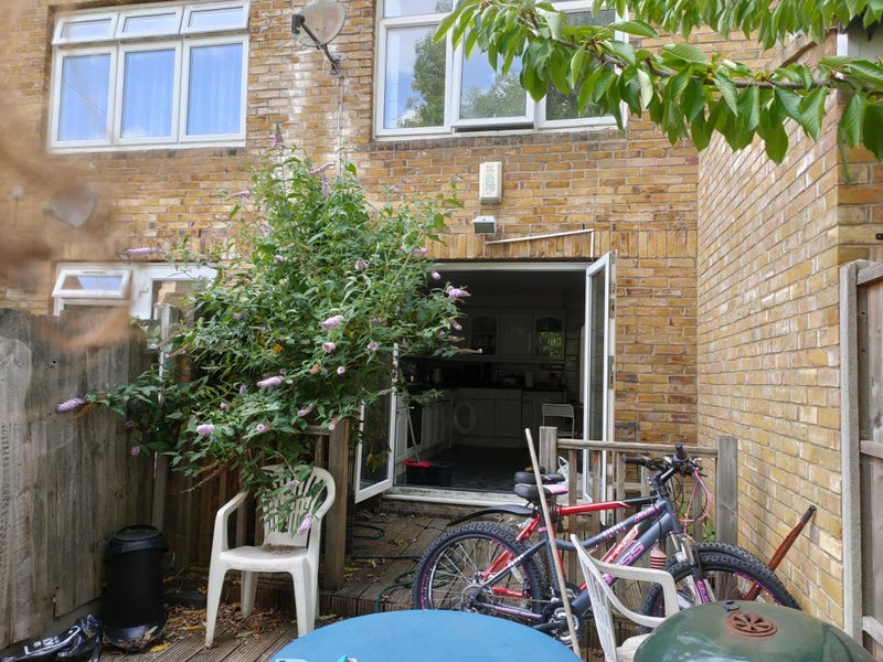Room Brabazon Street in Greater London