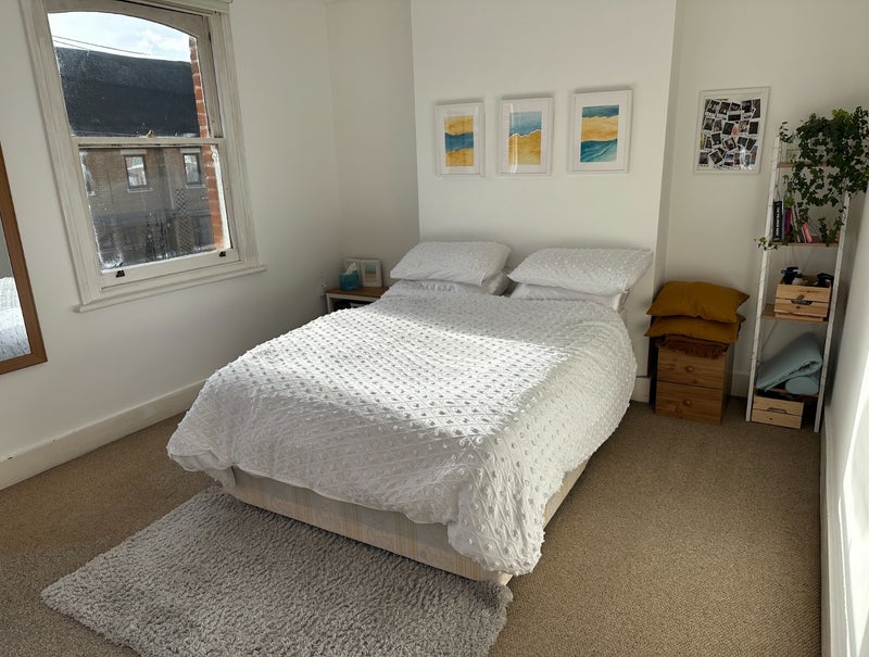 Room Rosaline Road in Greater London