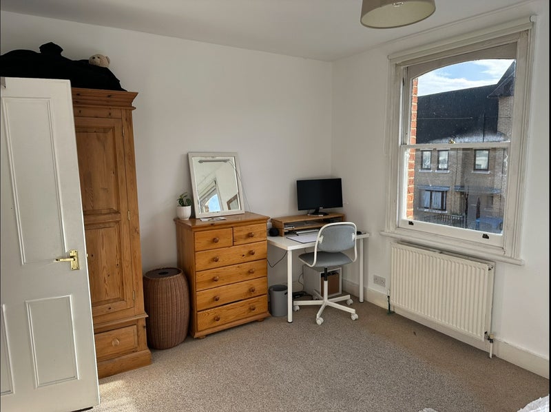 Room Rosaline Road in Greater London