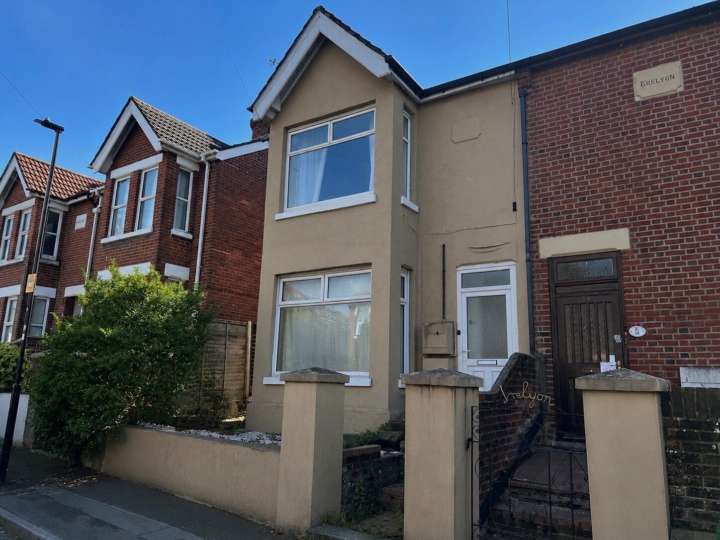 Flat Sholing Road in Southampton