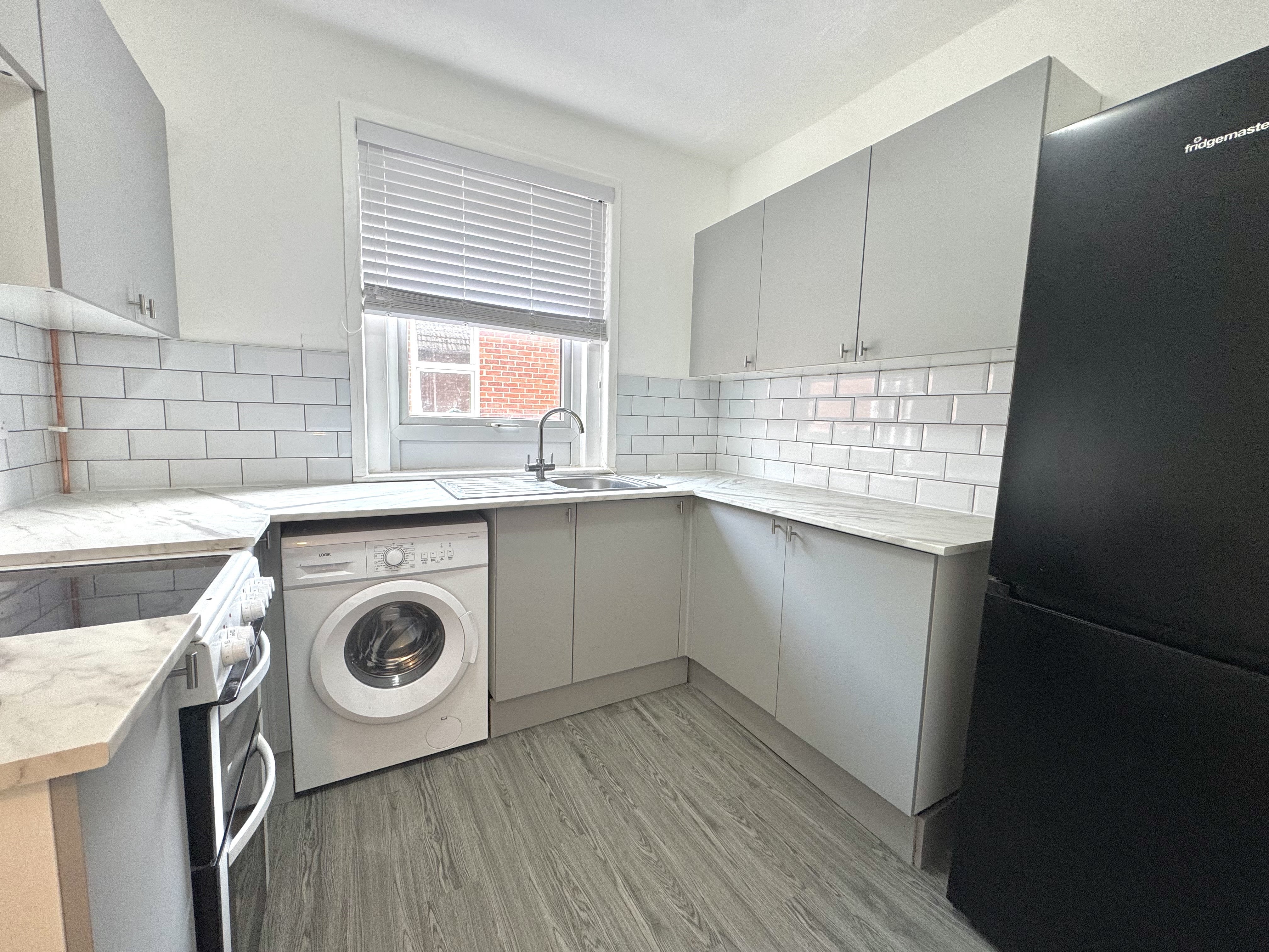 Flat Sholing Road in Southampton