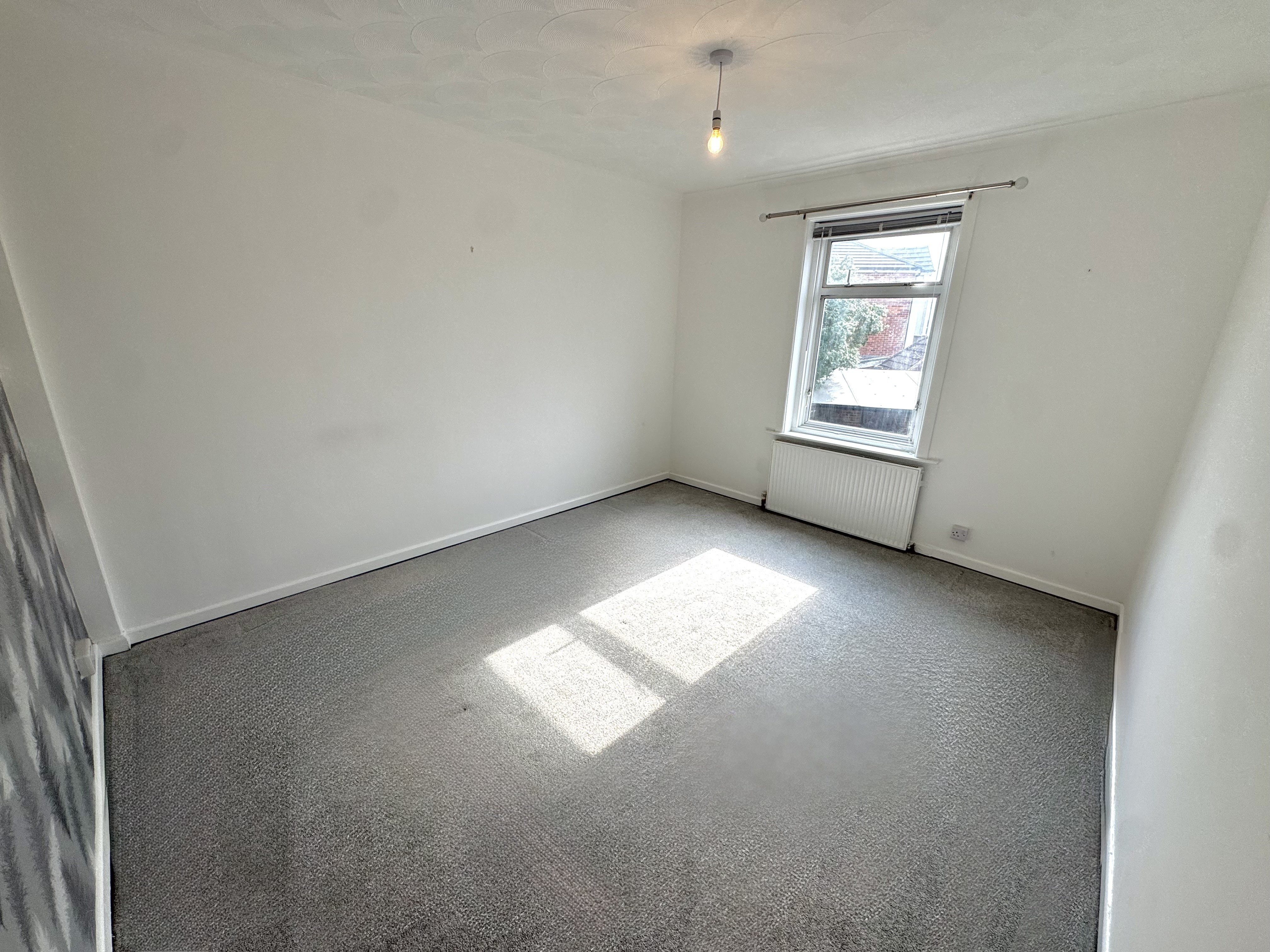 Flat Sholing Road in Southampton