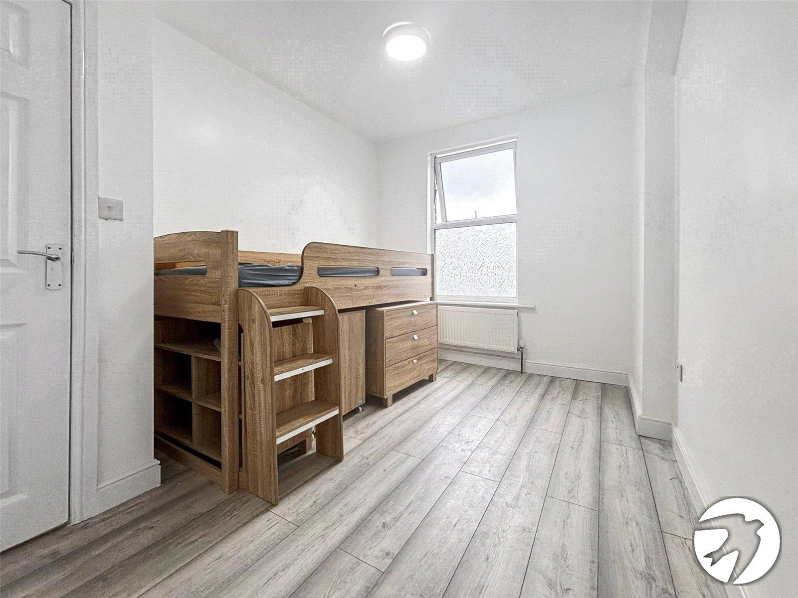 Flat Loampit Hill in Greater London