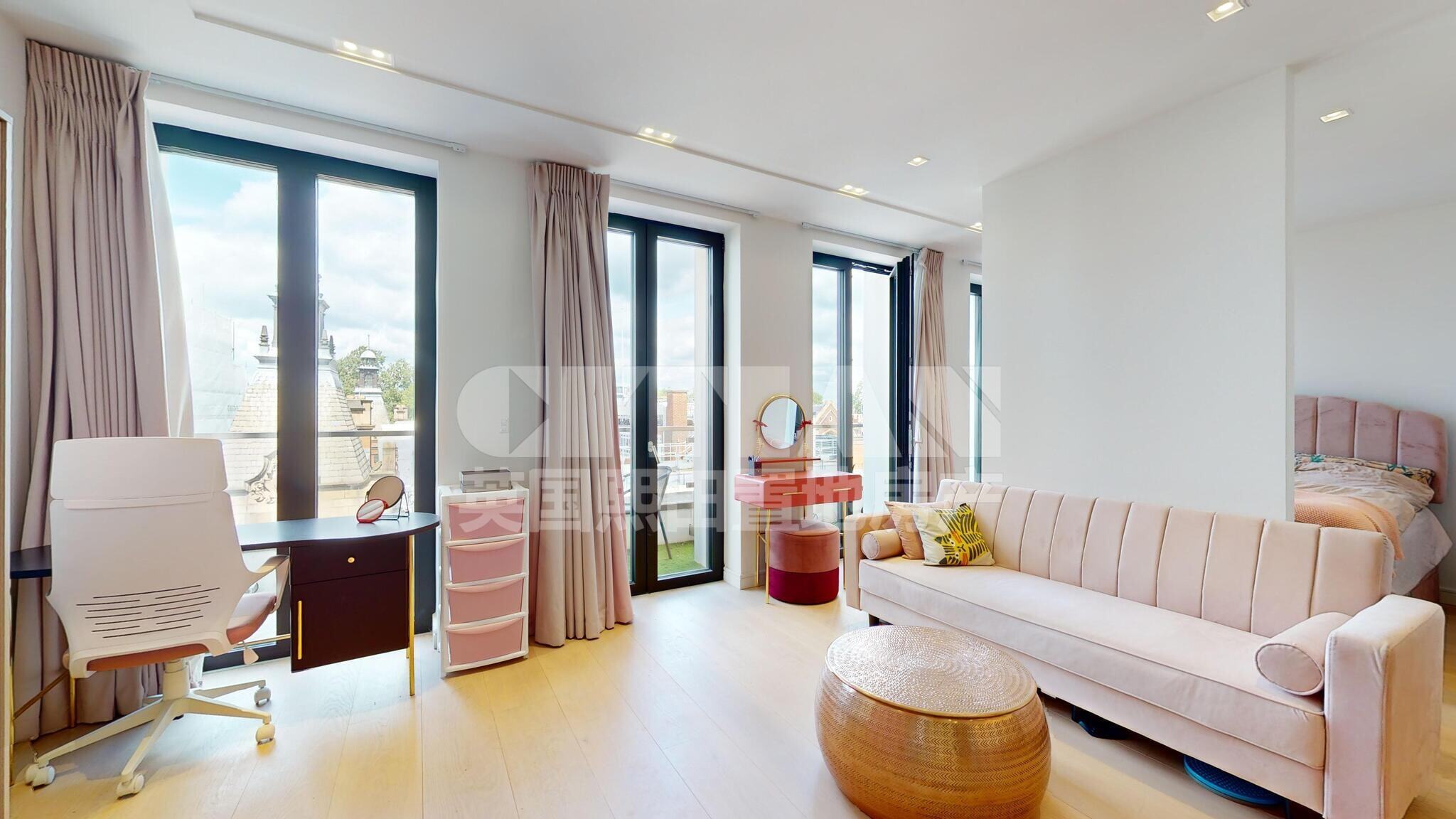Flat Portugal Street in City of Westminster